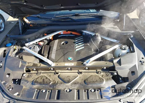 2021 BMW X5 Phev xDrive45E z USA, uszkodzony, nr VIN 5UXTA6C06M9F42425